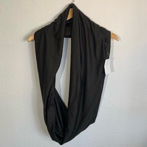 Beyond Yoga Infinity scarf with hidden pocket. NWT.